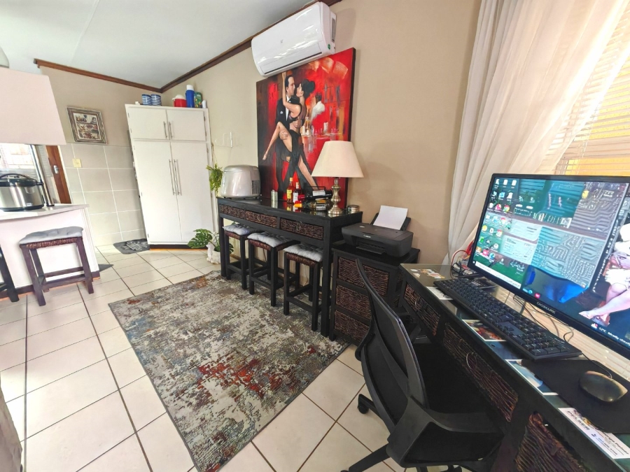 2 Bedroom Property for Sale in Pellissier Free State